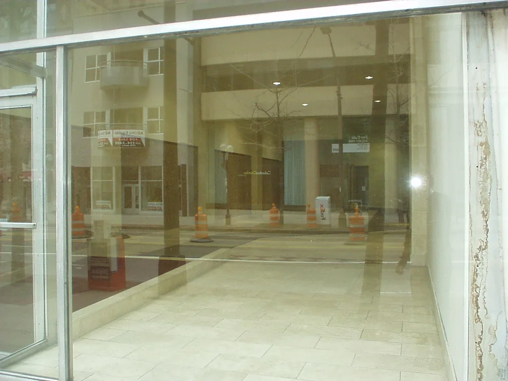 empty gallery
