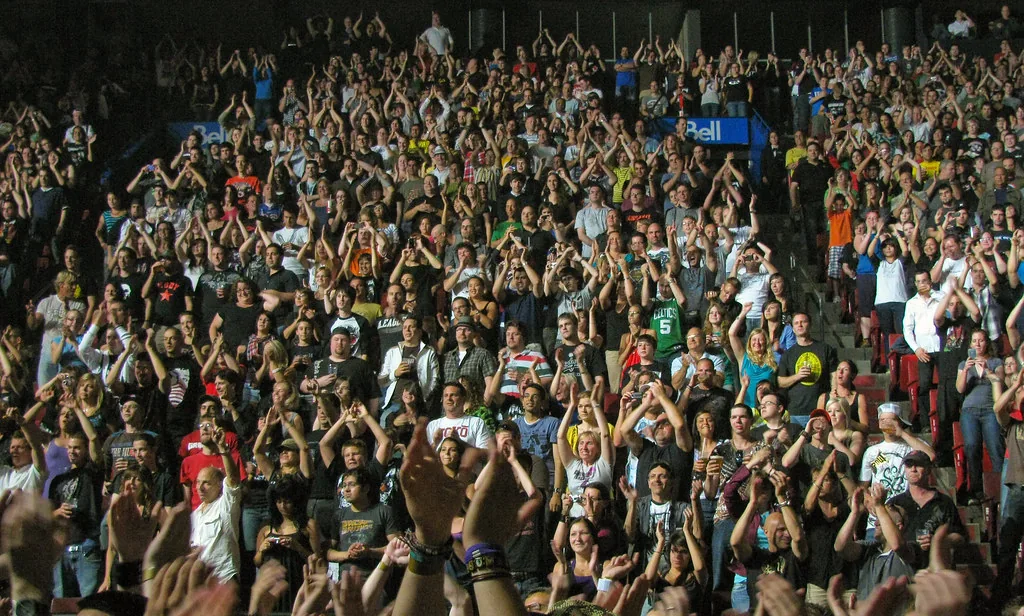 concert crowd