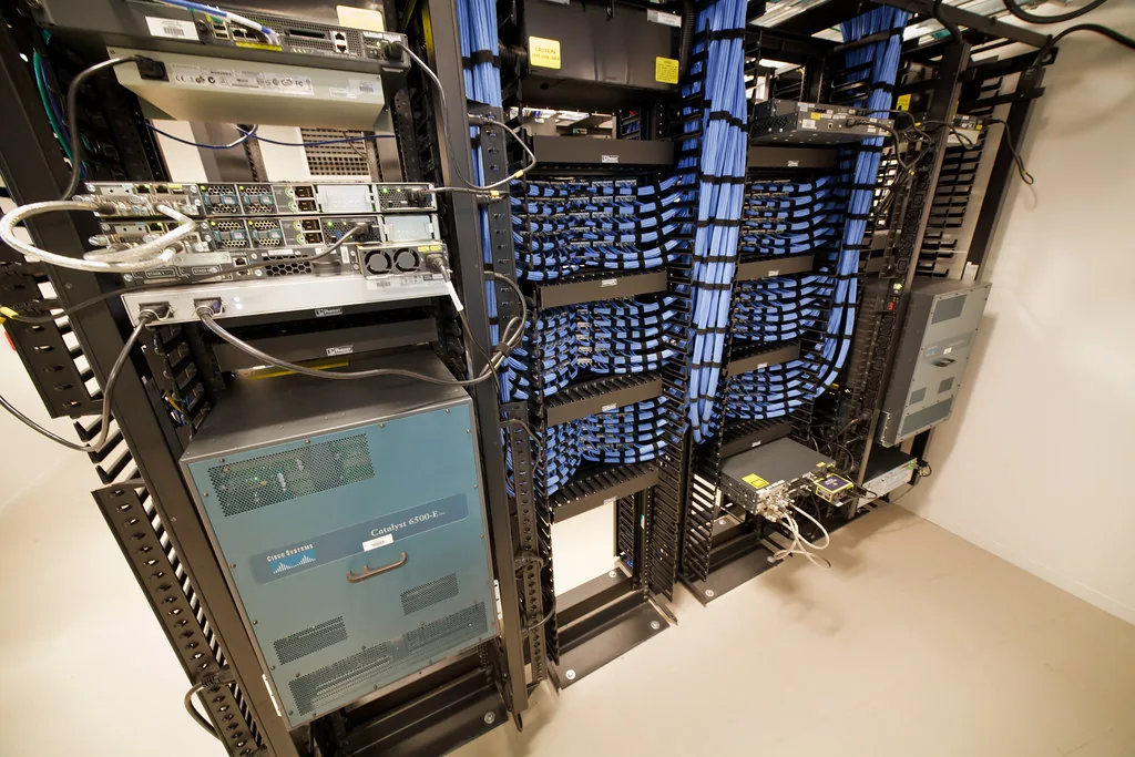 patch panel and rack cabling
